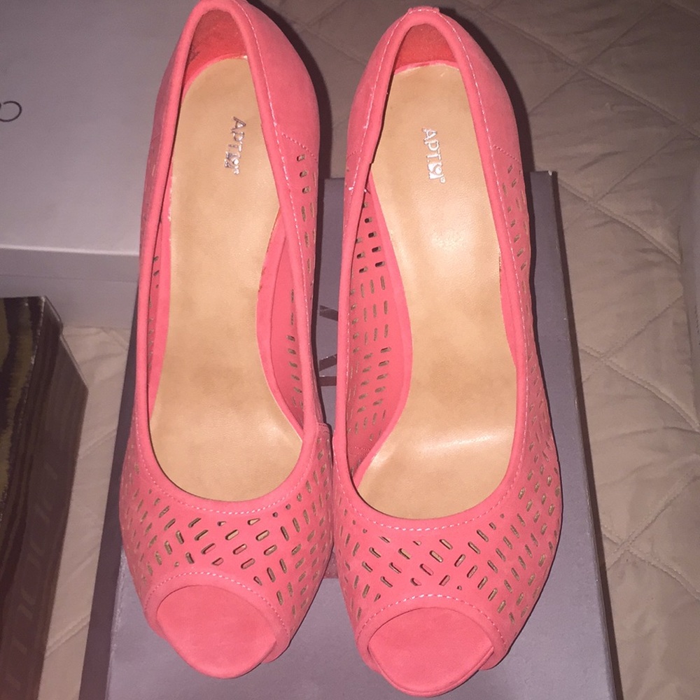 Gorgeous coral heels